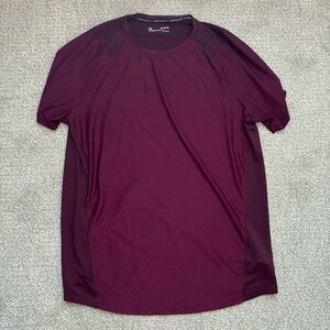 Under Armour Heat Gear Maroon Short Sleeve Shirt